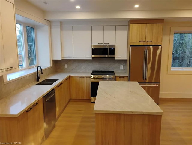 288 Oakwood Crescent