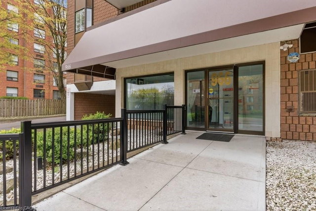 302 - 966 Queenston Road