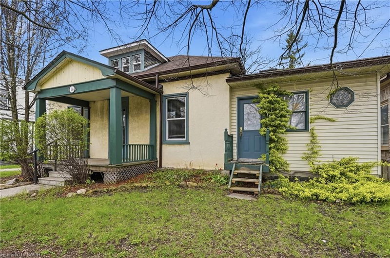 114 Grand Avenue S photo 3