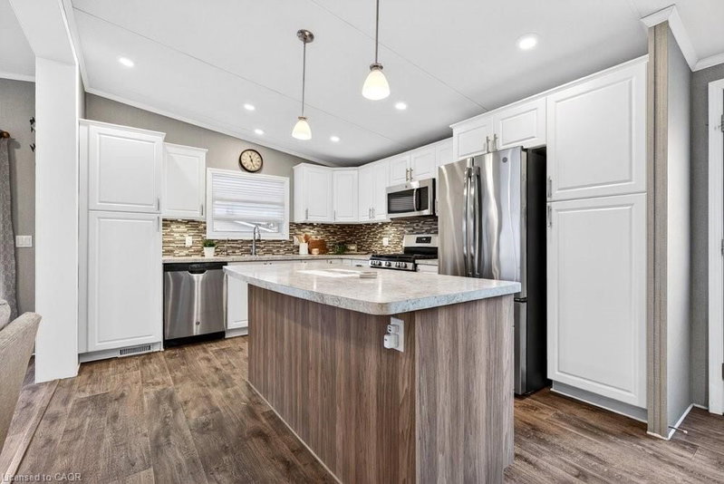 2 Oak - 4449 Milburough Road