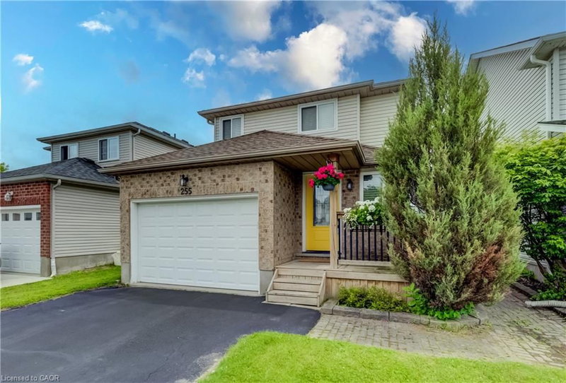 255 Highbrook Crescent