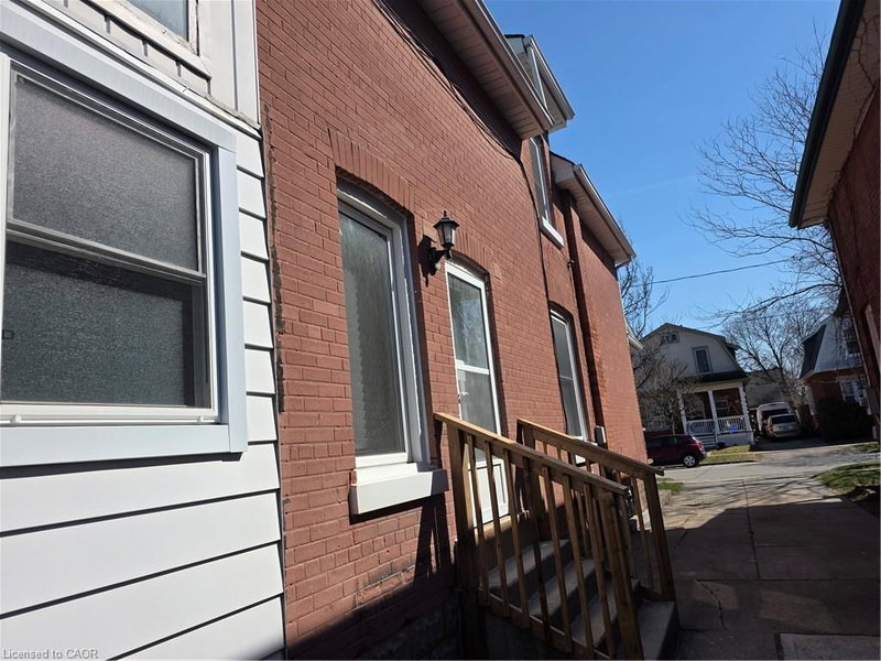 182 Marlborough Street photo 2