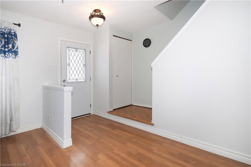 10 Balfour Crescent