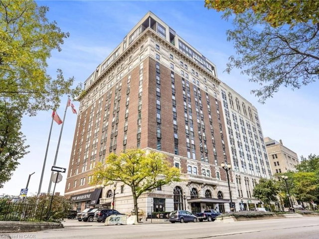 903 - 112 King Street E