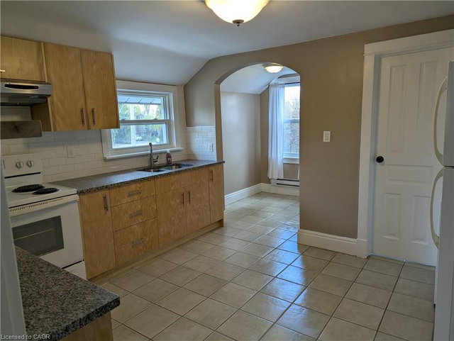 3 - 221 Dundas Street N