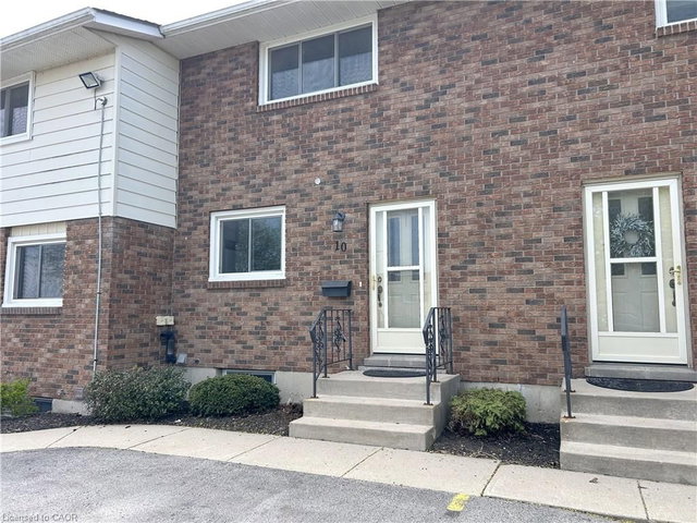 10 Montclair Crescent