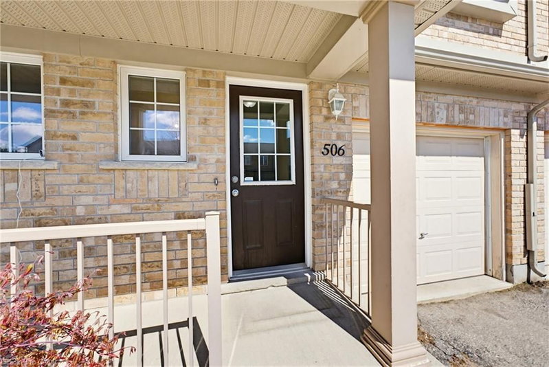 506 Beaumont Crescent
