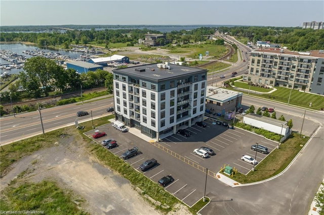 605 - 2 Dundas Street W