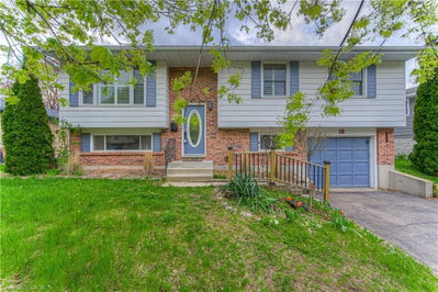 18 Gilston Parkway