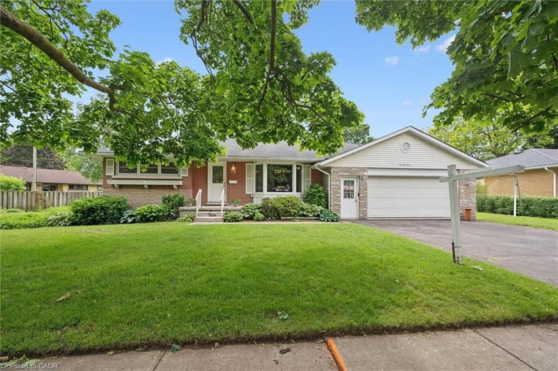 77 Maywood Road