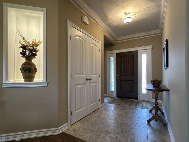 99 Angler Avenue photo 4