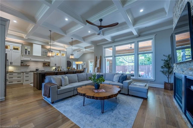 11 Greenleaf Lane