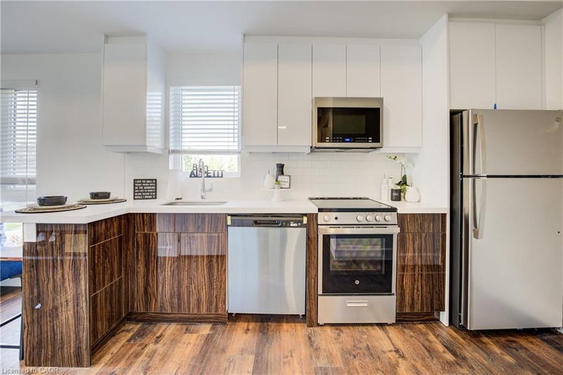 212 - 132 Woolwich Street