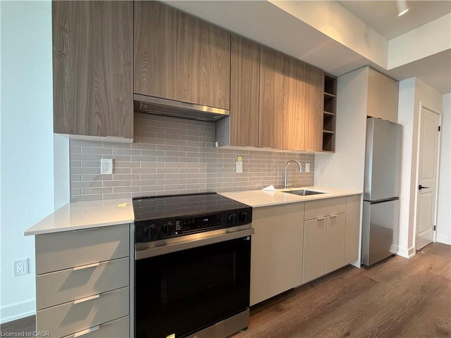 1007 - 2075 Lakeshore Road