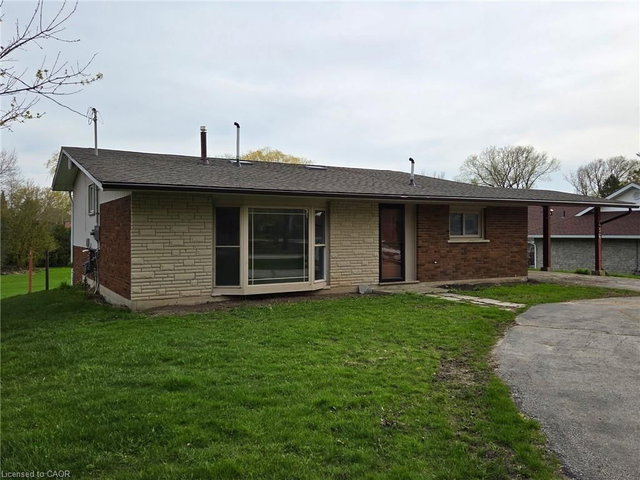 456 Queen Street W