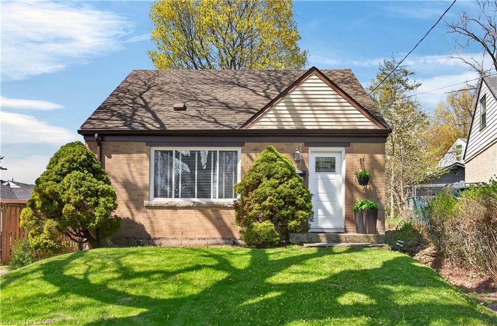 Single Family Residence for sale at 5 Janis Court, Dundas, ON, L9H 1S8 - Pleasant View/Hopkins - MLS: 40827348