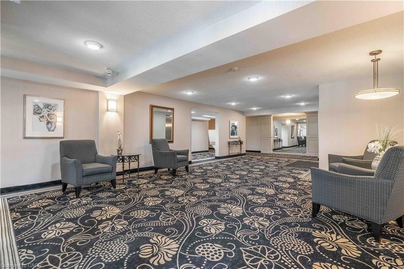 207 - 980 Golf Links Road