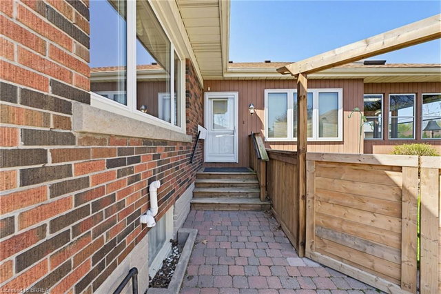 90 Henderson Avenue