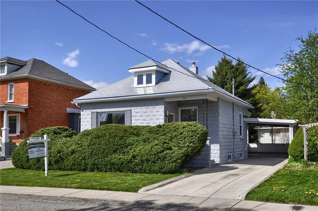 733 Sherring Street
