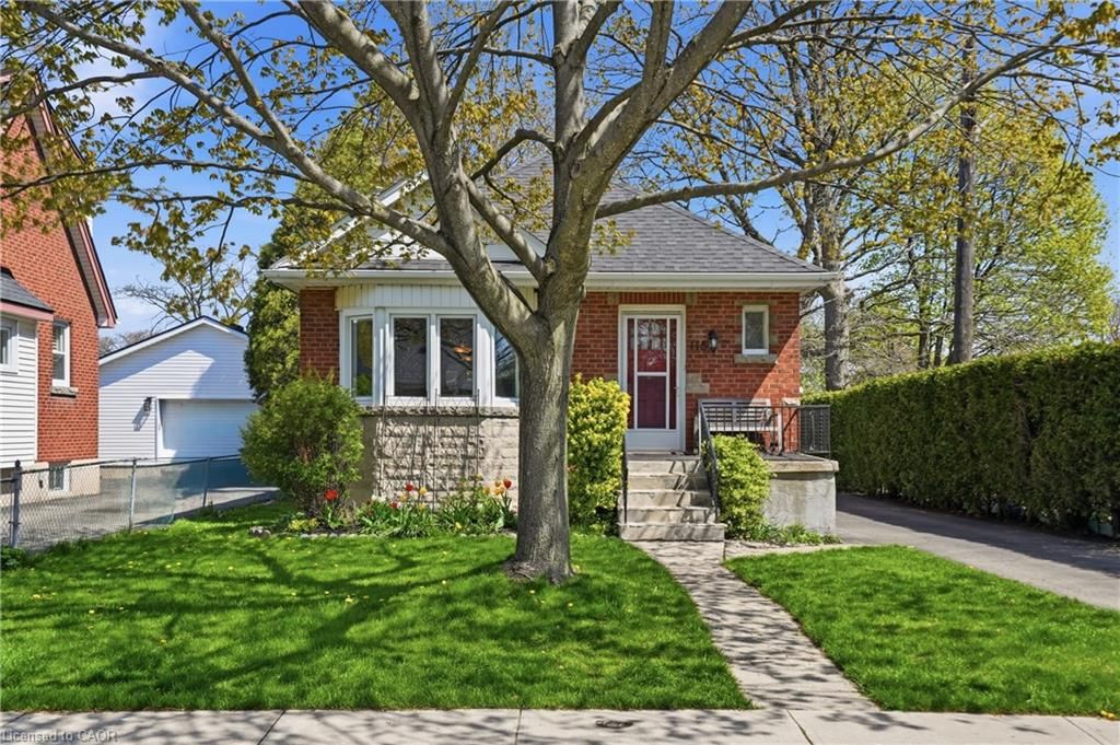 Single Family Residence for sale at 115 Empress Avenue, Hamilton, ON, L9A 1M5 - Centremount - MLS: 40827626