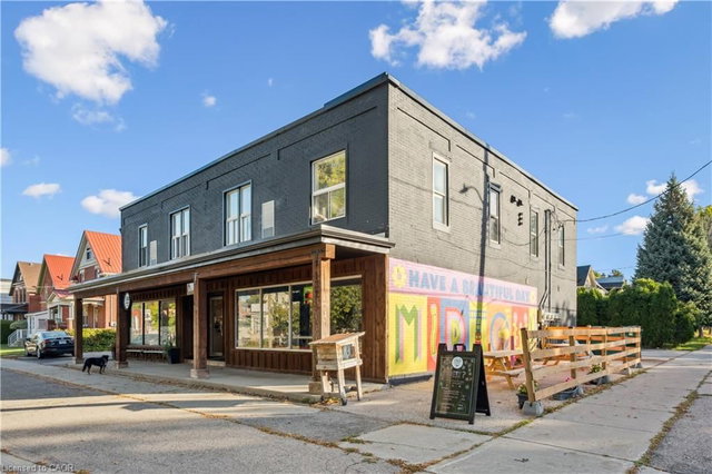 3 - 132 Ahrens Street W
