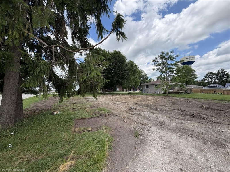 740 Elma Street W