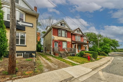 738 King Street W