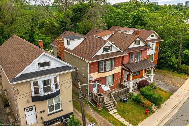 738 King Street W