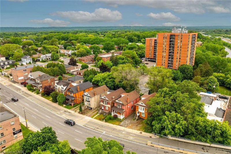 738 King Street W