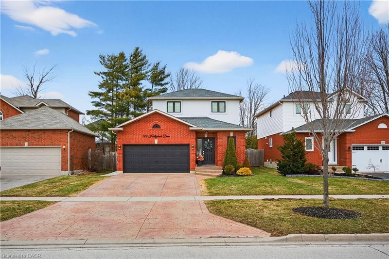 122 Hollybush Drive, Hamilton, Ontario