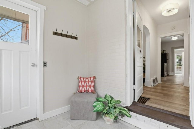 391 Douro Street