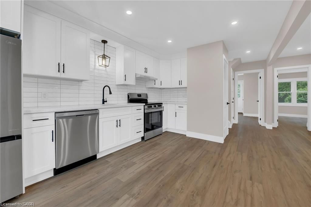 Single Family Residence for sale at 126 Auburn Avenue, Hamilton, ON, L8K 3B2 - Bartonville/Glenview - MLS: 40828291