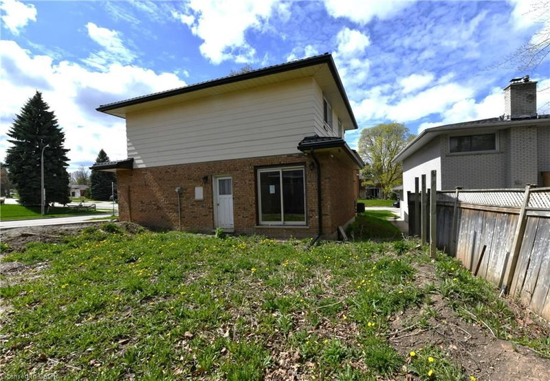 110 Silverspring Crescent