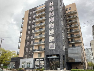 204 - 8 Hickory Street W
