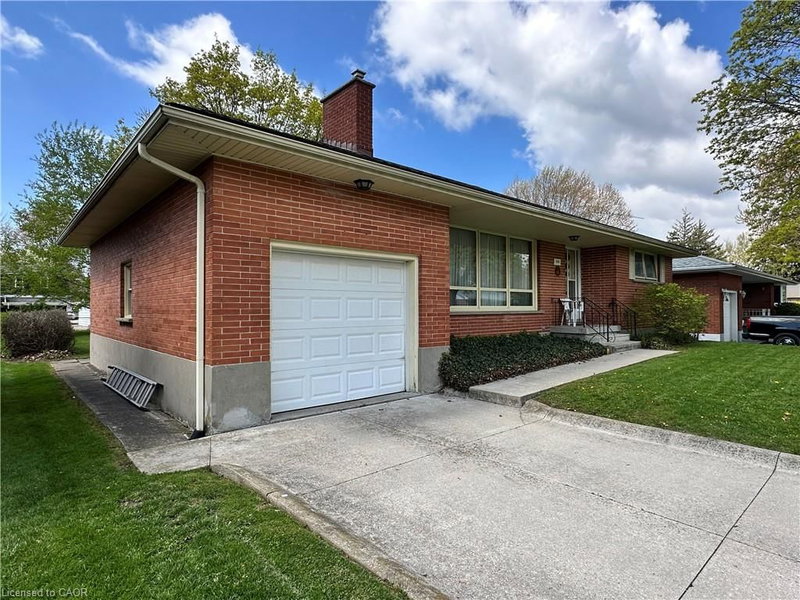 130 Gardiner Avenue E photo 4