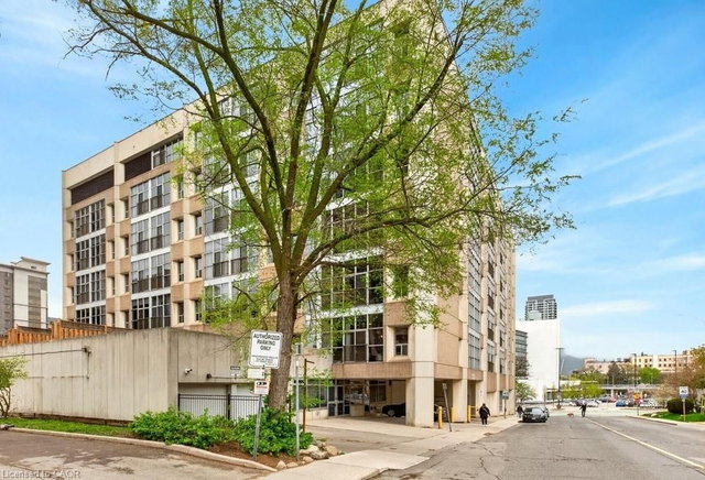 120 Jackson Street W