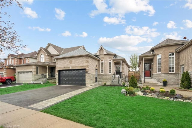 27 Spruce Boulevard