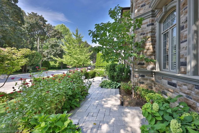 2229 Lakeshore Road