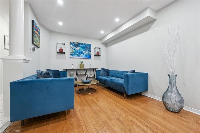 107 - 833 Scollard Court