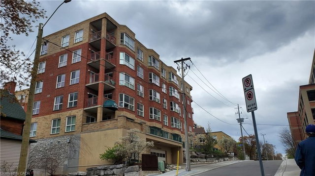 404 - 20 St. George Street