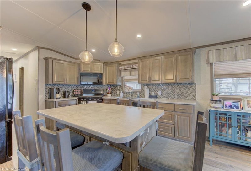 580 Beaver Creek Road photo 3