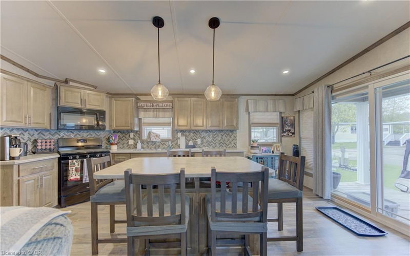 580 Beaver Creek Road photo 4