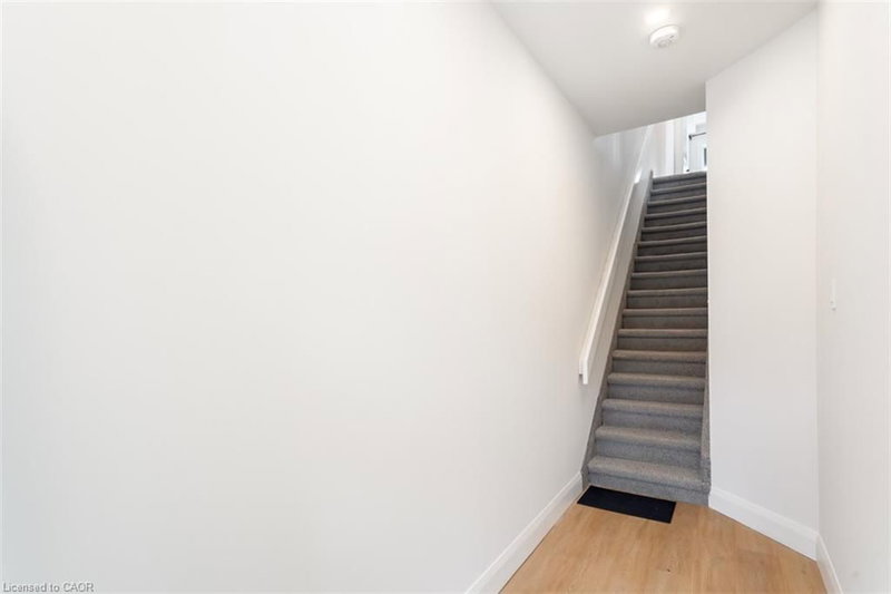 115 Catharine Street N photo 2