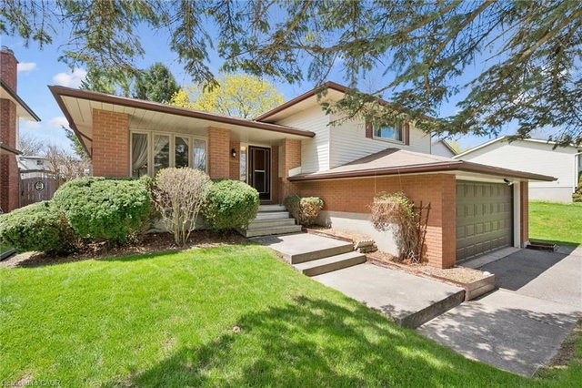 3 Cabot Court NE