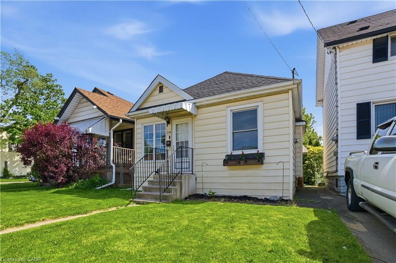 276 Roxborough Avenue