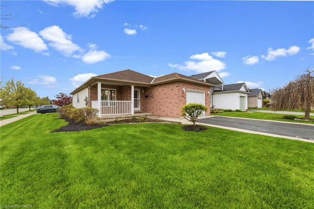 296 Autumn Crescent