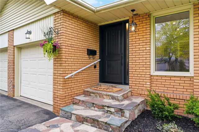 3452 Caplan Crescent