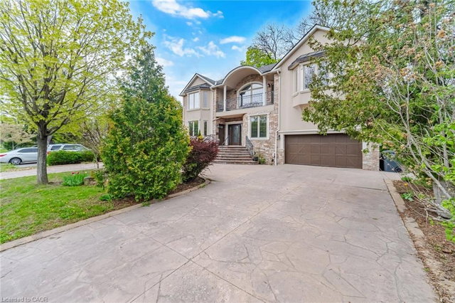 12 Pioneer Drive