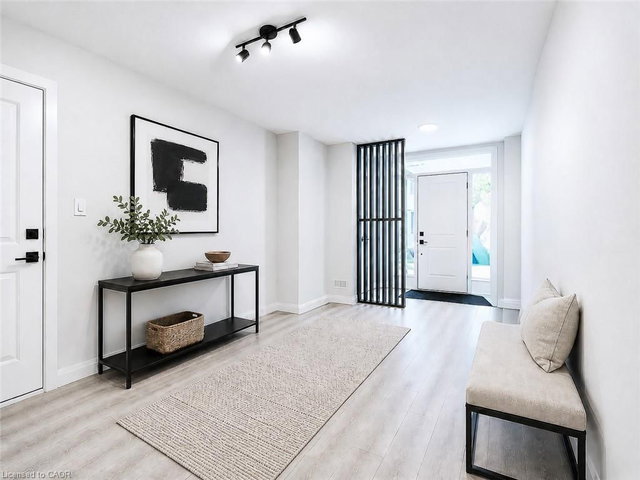 90 - 143 Elgin Street N