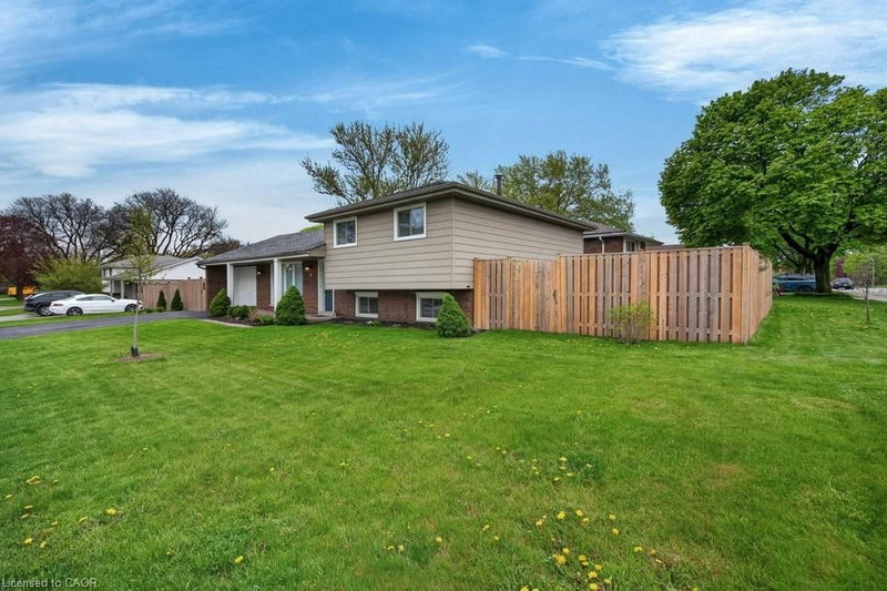 4 Camelot Drive